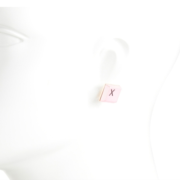 🔹️Betsey Johnson🔹️ Pink Enamel XO Cube Keyboard Stud Earrings - Picture 4 of 4